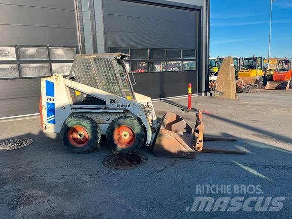 Bobcat 743  스키드로더