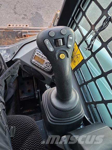 Bobcat T450  스키드로더