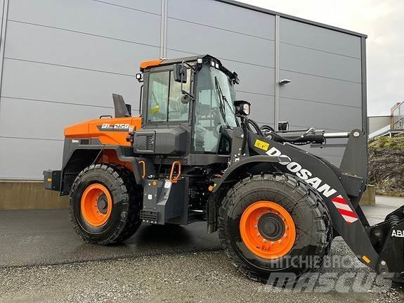 Doosan DL250-7  휠로우더
