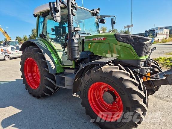 Fendt 211 트랙터