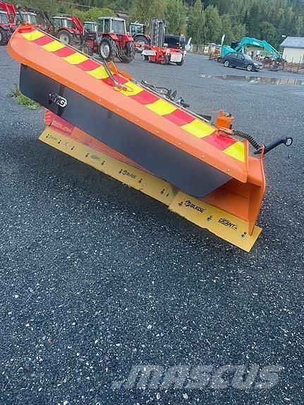 FMG AA300Z-City 제설 블레이드 및 제설기