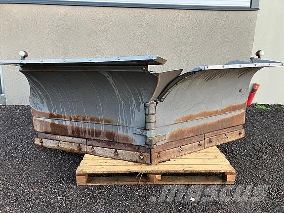 Holms KHV-3.2 제설 블레이드 및 제설기