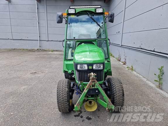 John Deere 2032R 트랙터