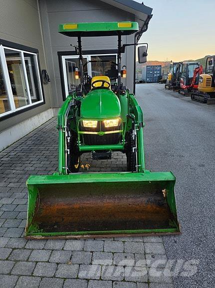 John Deere 3038E 트랙터