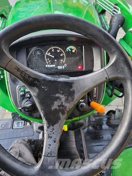 John Deere 3038E 트랙터