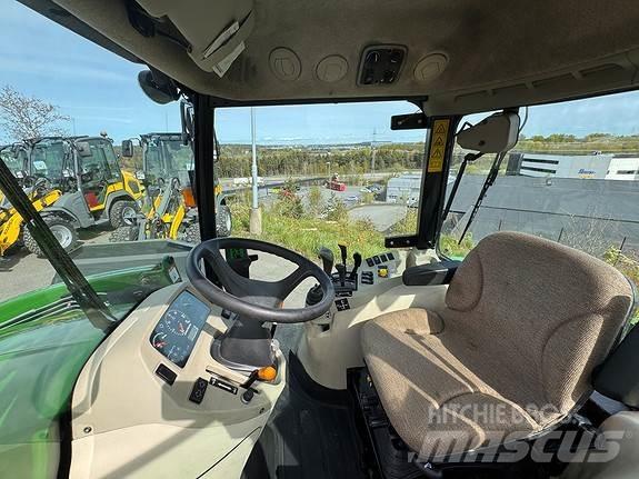 John Deere 3720 트랙터
