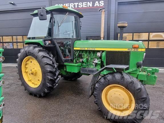 John Deere 4230 트랙터
