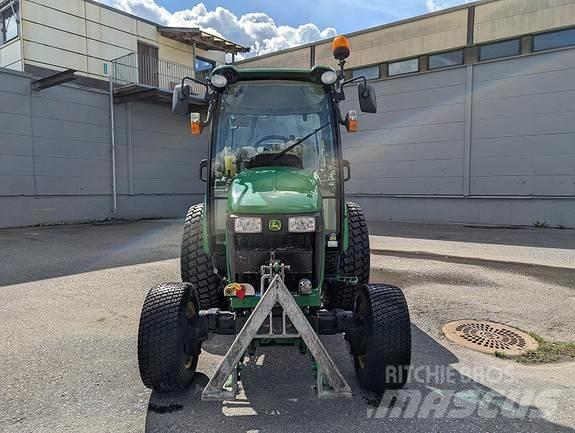 John Deere 4720 트랙터