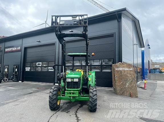 John Deere 5055E 트랙터