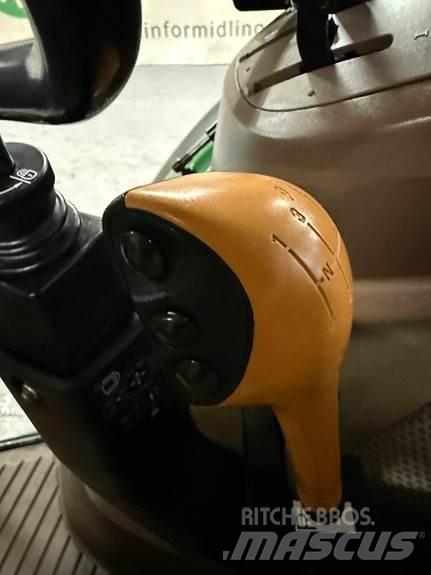 John Deere 5115M 트랙터