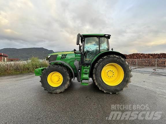 John Deere 6215R 트랙터
