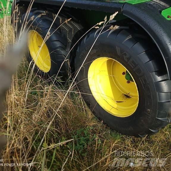 John Deere C441R 원형 곤포기