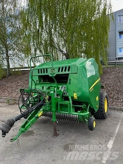 John Deere F441 원형 곤포기