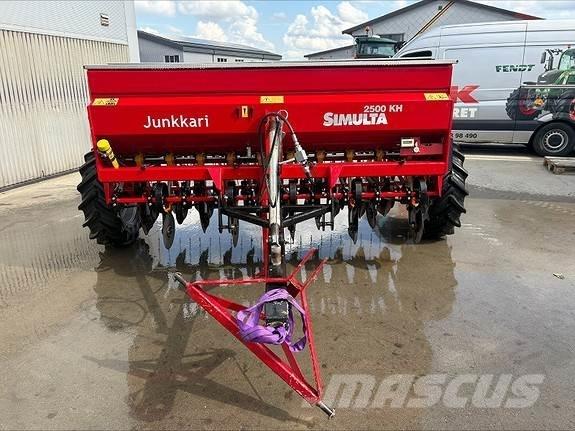 Junkkari KH 2500 퇴비살포기