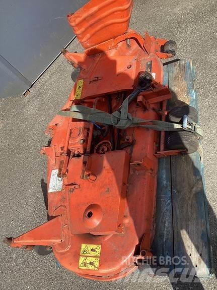 Kubota B2100 트랙터