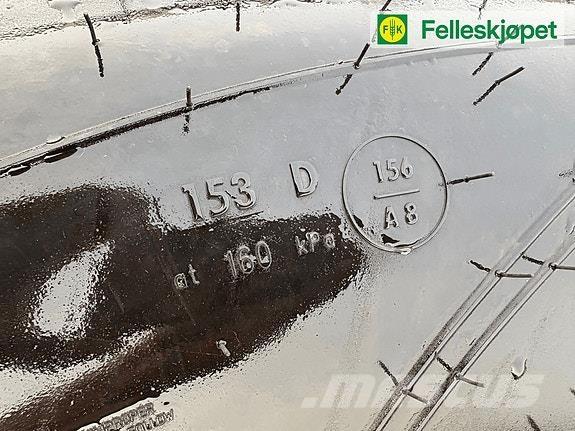 Mitas dekk 트랙터