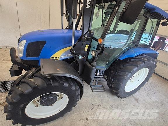 New Holland T5050 트랙터