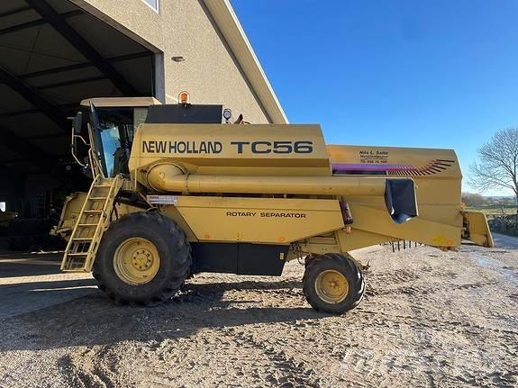 New Holland TC 56 콤바인 수확기
