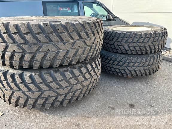Nokian TRI 2 타이어, 휠 및 림