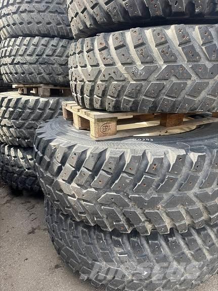 Nokian TRI 2 타이어, 휠 및 림