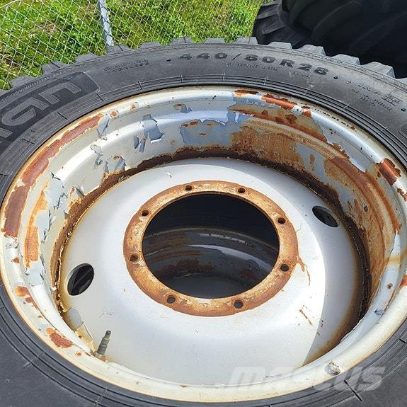 Nokian TRI 2 타이어, 휠 및 림