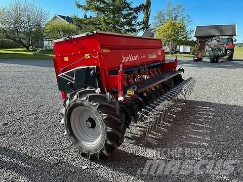 Simulta 2500LB 미네랄 살포기