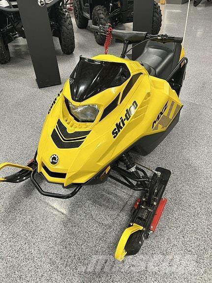 Ski-doo MXZ 120 설상차