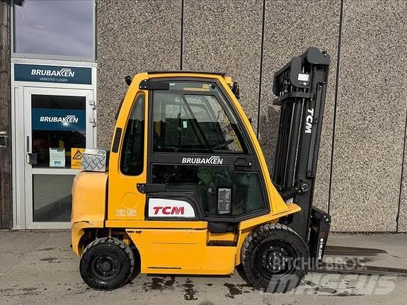 TCM FD25 디젤 지게차