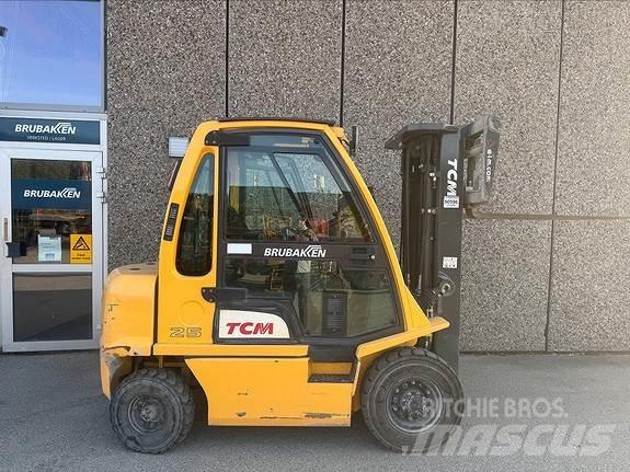 TCM FD25 디젤 지게차
