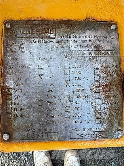 Tellefsdal V-90 제설 블레이드 및 제설기