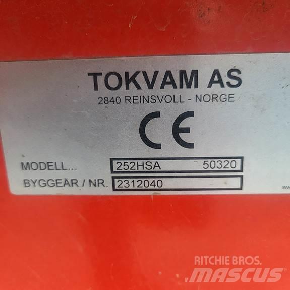 Tokvam 252 제설기