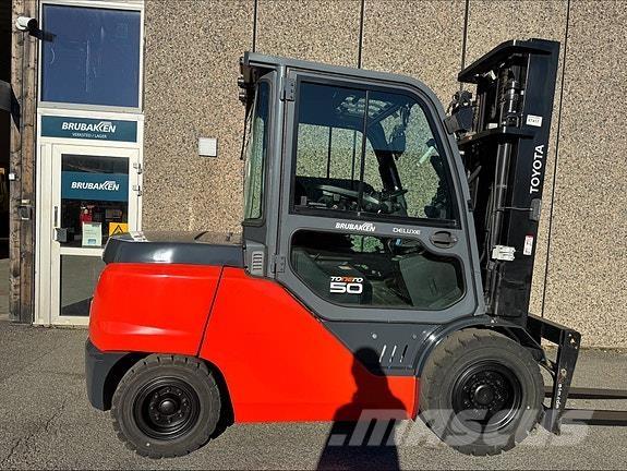 Toyota 40-8FD50N 디젤 지게차