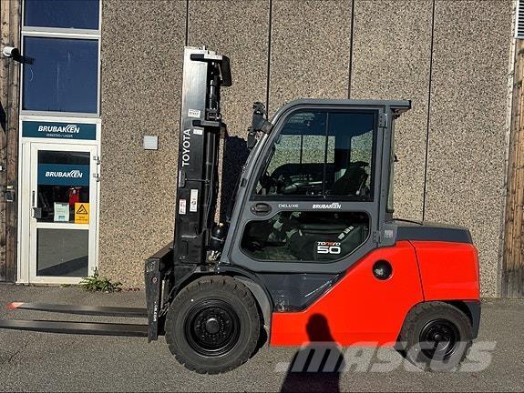 Toyota 40-8FD50N 디젤 지게차