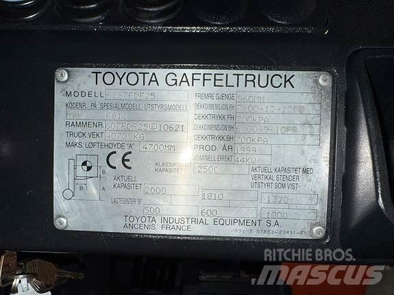 Toyota 62-FDF25 디젤 지게차