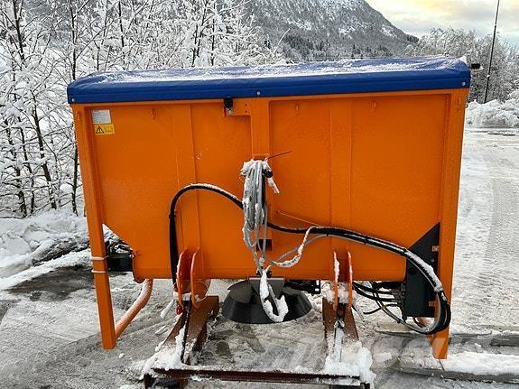  Traxos S15 VEP-490 모래(염화칼슘) 살포기