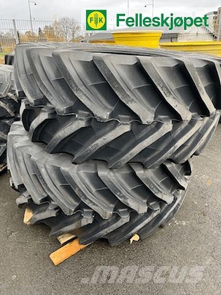 Trelleborg TM1060 트랙터