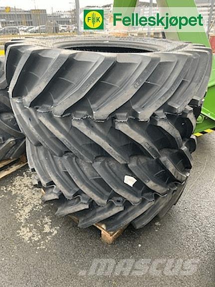 Trelleborg TM1060 트랙터