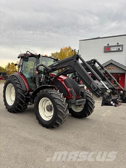 Valtra A134 트랙터