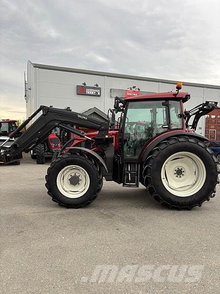 Valtra A134 트랙터