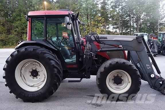 Valtra A85 트랙터
