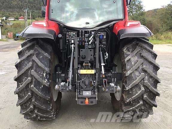 Valtra A95 트랙터