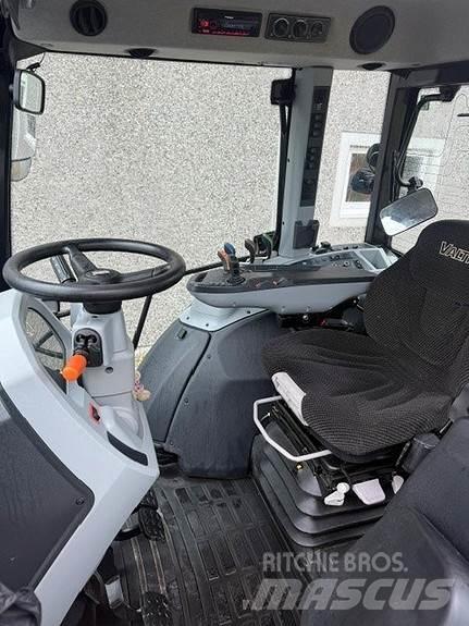 Valtra G 135 A 트랙터