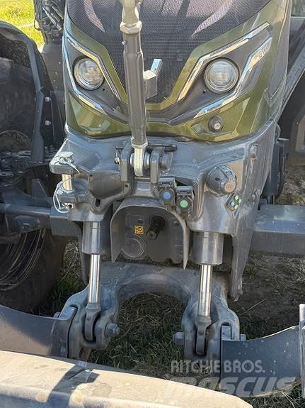 Valtra G 135 V 트랙터