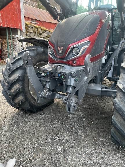 Valtra G125A 트랙터