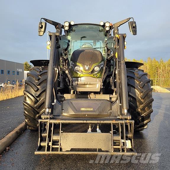 Valtra G135 Active 트랙터