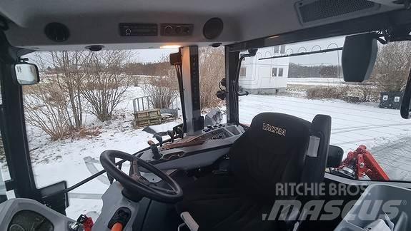 Valtra G135A 트랙터
