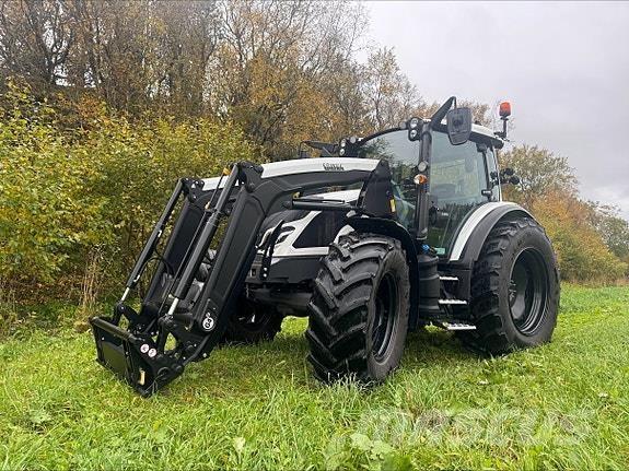 Valtra G135A 트랙터