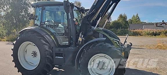 Valtra G135V 트랙터