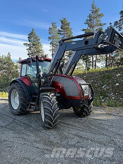Valtra M150 트랙터
