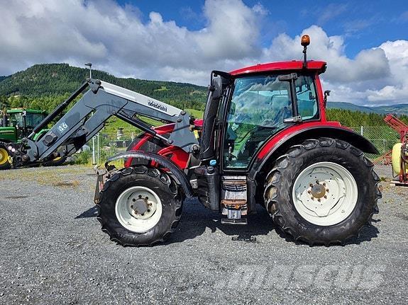 Valtra N 104 H5 트랙터